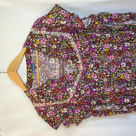 Democracy V-Neck Ruffle Flutter Sleeve Multicolor Floral Blouse | Size‎ 2X - Picture 3 of 8